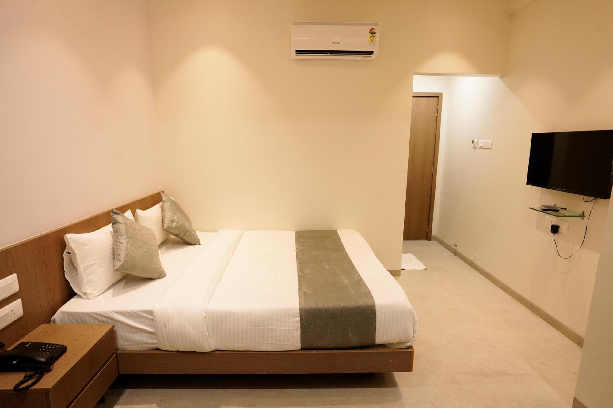 A Square Executive Hotel Aurangabad  Exterior photo