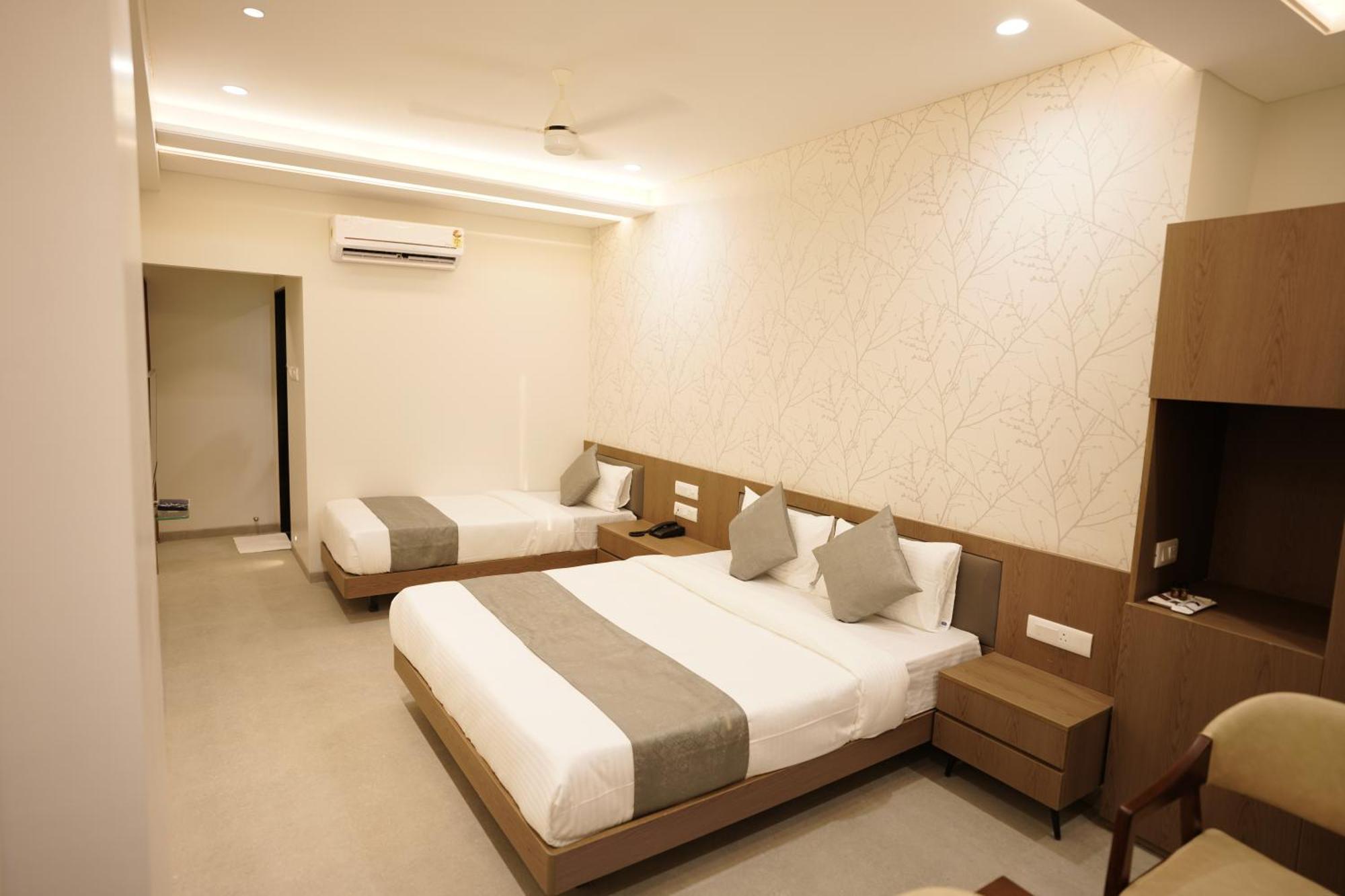 A Square Executive Hotel Aurangabad  Exterior photo
