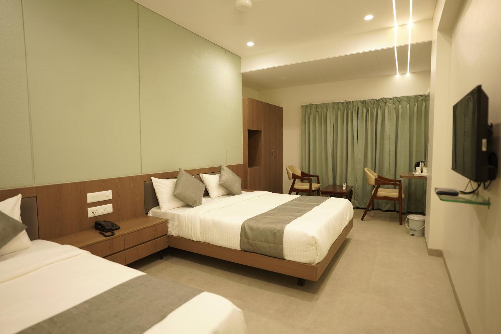 A Square Executive Hotel Aurangabad  Exterior photo
